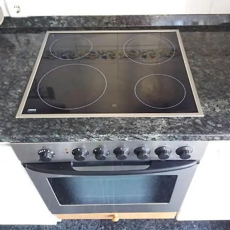 A 130 Metros De La Playa Parking Daire *